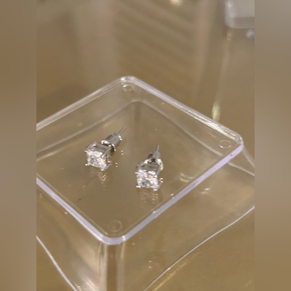 CZ and silver stud earrings NWOT - Picture 5 of 15